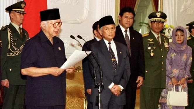 Fakta di Balik Lengsernya Soeharto